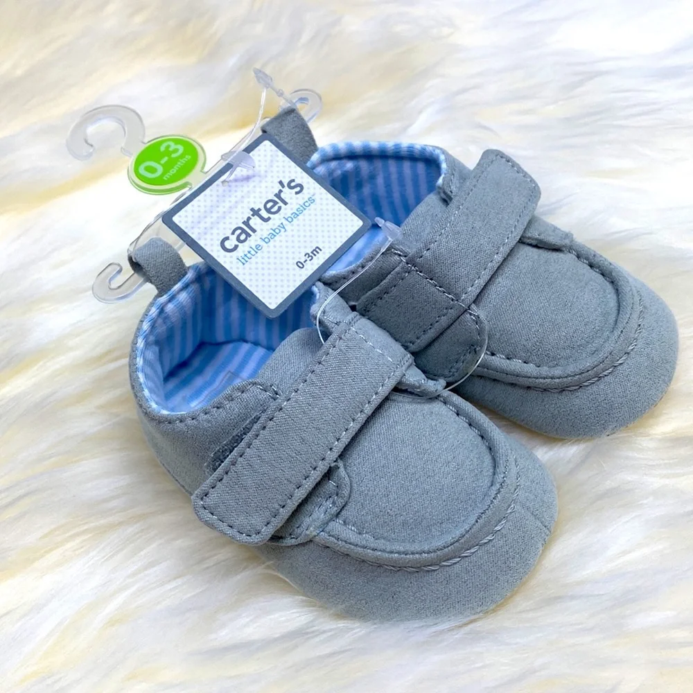 •carter’s• {little baby basics} Gray Velcro Baby booties [0-3 M]